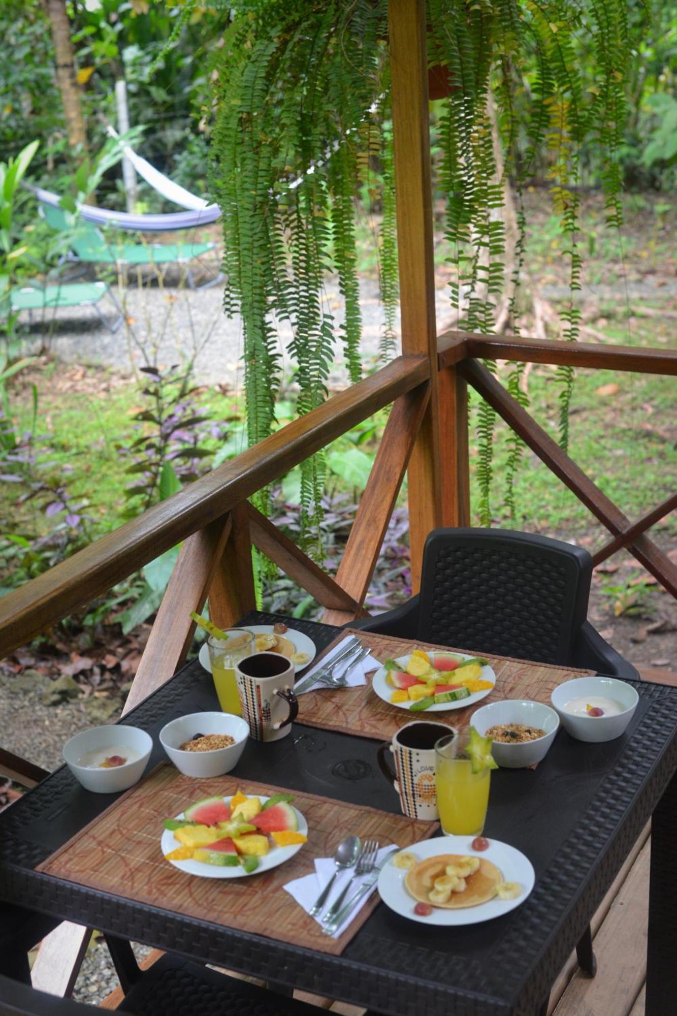 Pachamama Jungle River Lodge - Punta Uva Puerto Viejo de Talamanca Extérieur photo