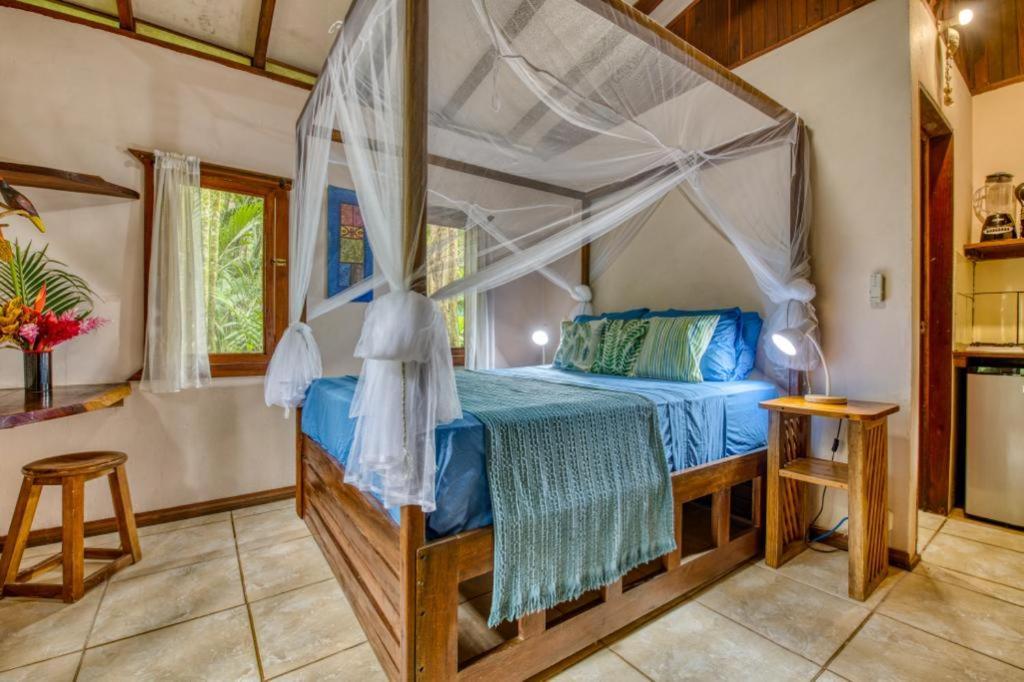 Pachamama Jungle River Lodge - Punta Uva Puerto Viejo de Talamanca Extérieur photo