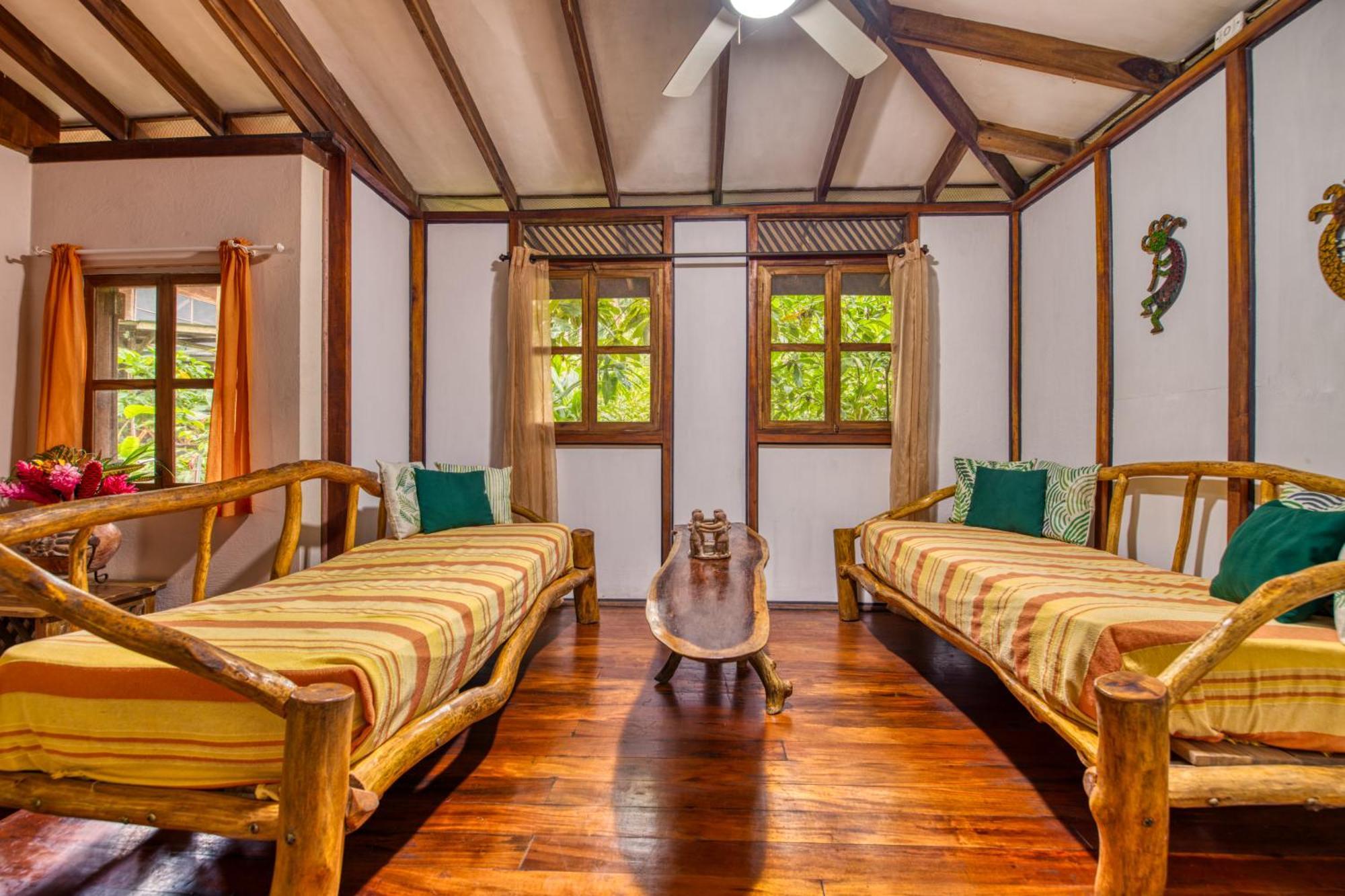 Pachamama Jungle River Lodge - Punta Uva Puerto Viejo de Talamanca Extérieur photo