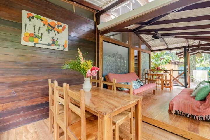 Pachamama Jungle River Lodge - Punta Uva Puerto Viejo de Talamanca Extérieur photo