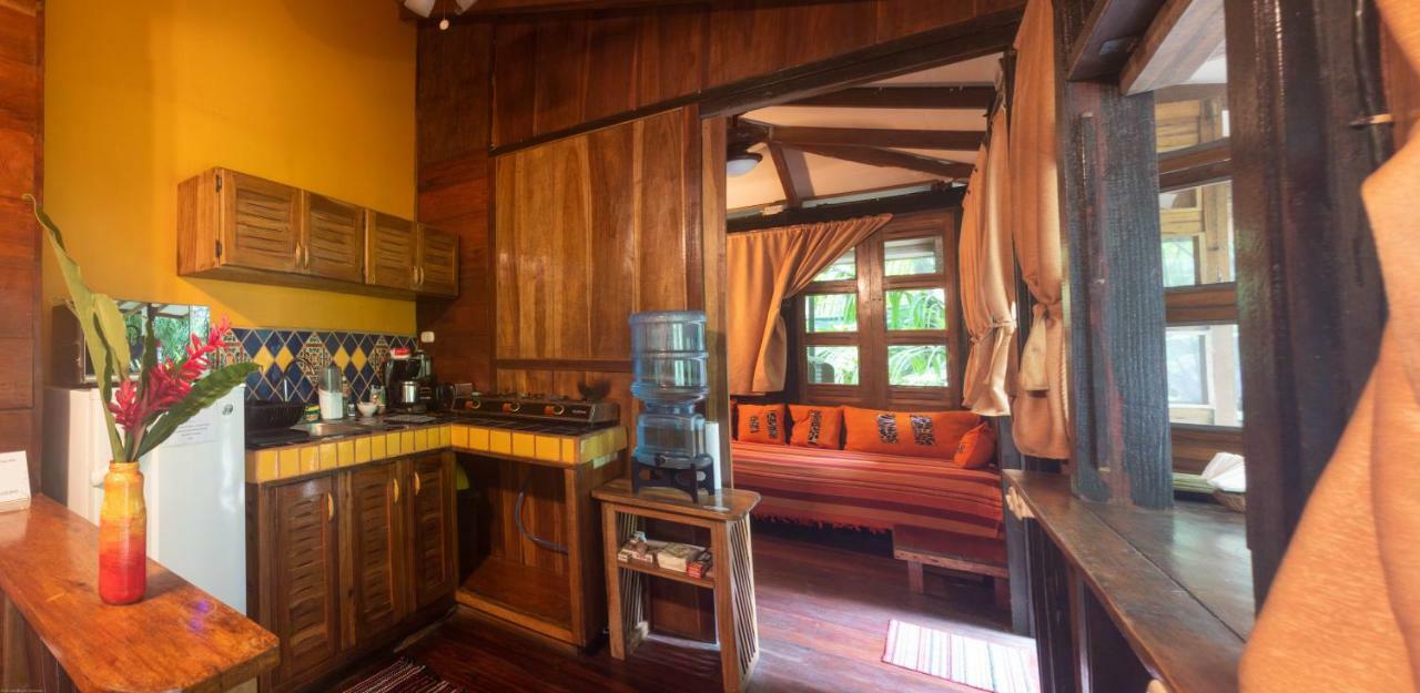 Pachamama Jungle River Lodge - Punta Uva Puerto Viejo de Talamanca Extérieur photo